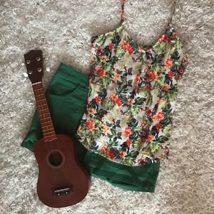 🍍 Bright Tropical Floral Tank